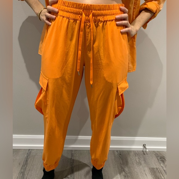 TNA ORANGE PANTS - Picture 2 of 3